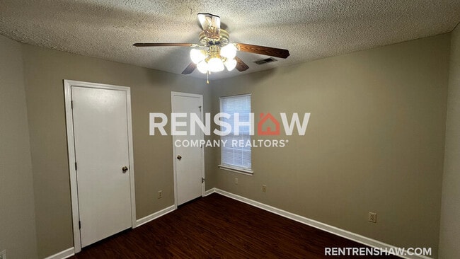 Building Photo - 2230 Curbertson St