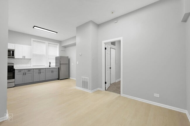 Building Photo - 2542 S Trumbull Ave