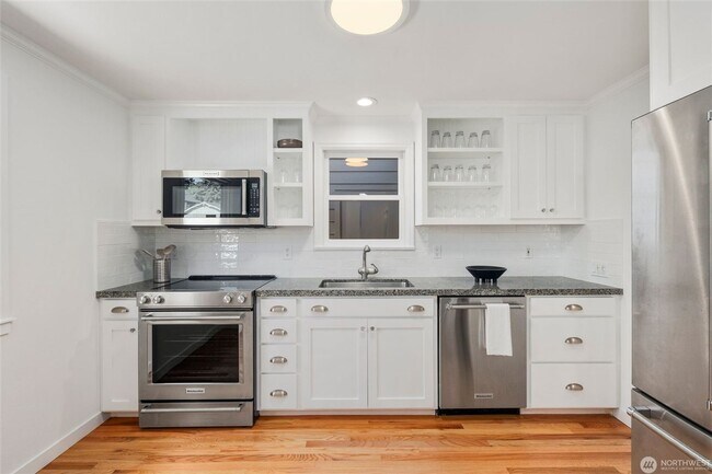 Building Photo - 2bd/1.75ba Seattle Condo