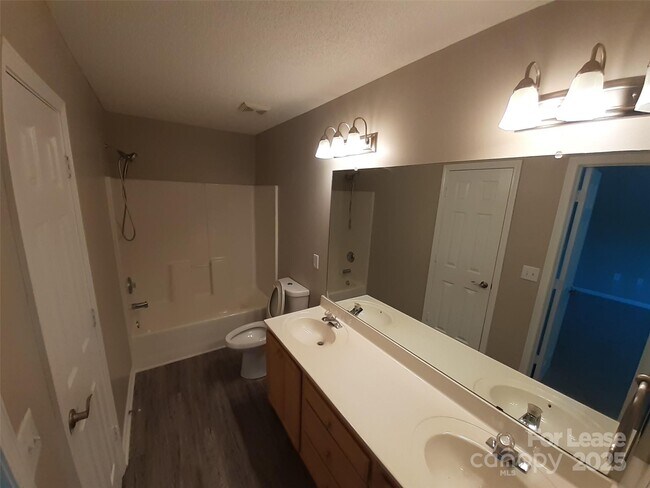 Building Photo - 15485 Asterwind Ct