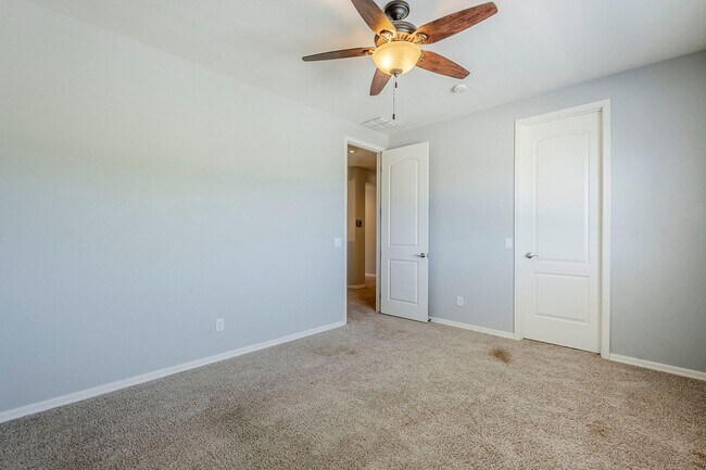 Building Photo - Stunning 4 bed 2.5 bath home with pool, in...