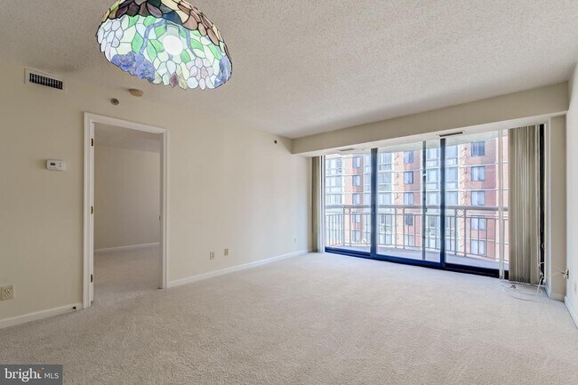 Building Photo - 1200 Braddock Pl