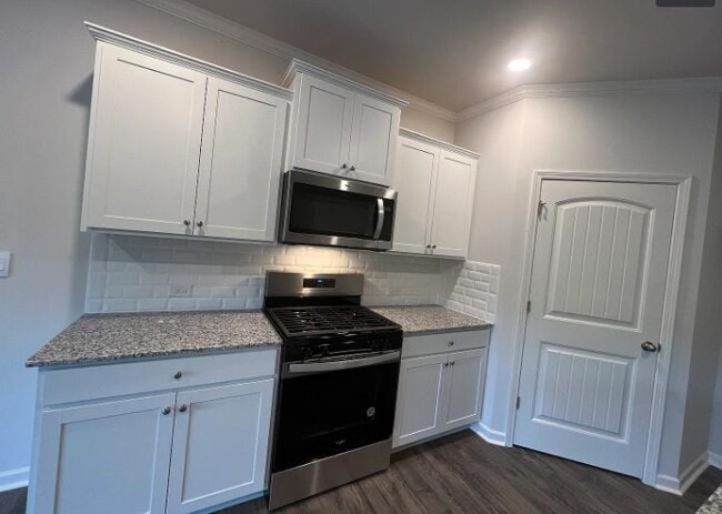 Building Photo - 817 HighGrove Wy