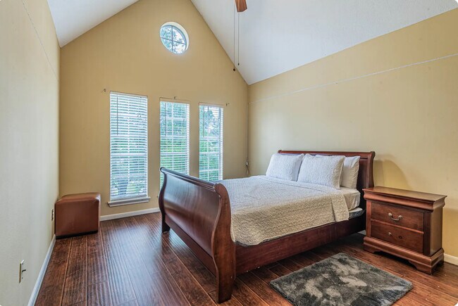 Building Photo - 3206 Chapel Bend Dr