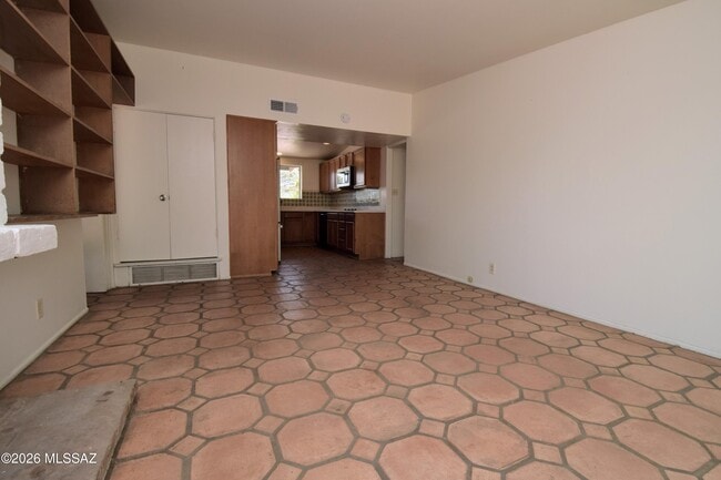 Building Photo - 6902 E Big Bear Dr