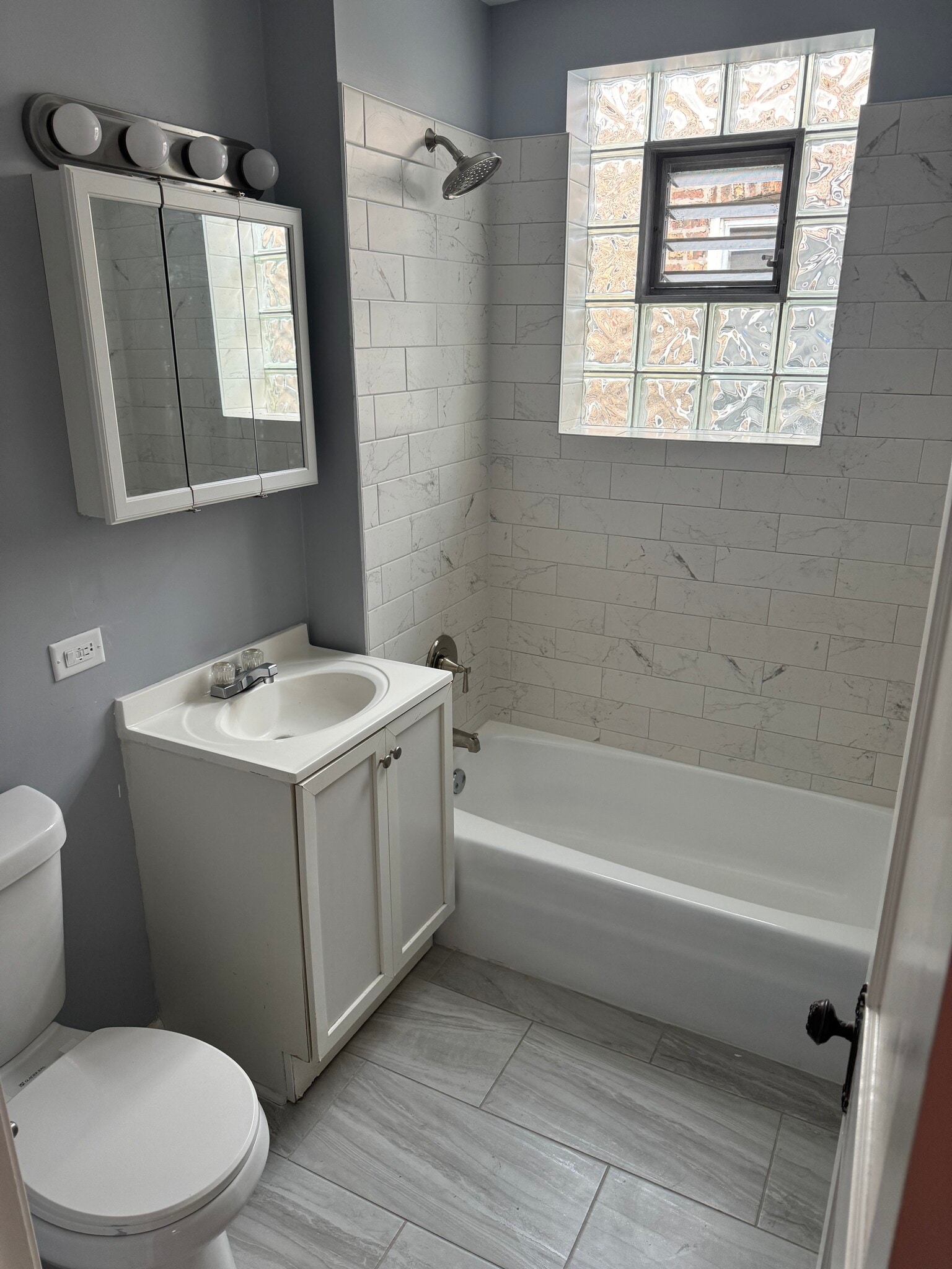 Remodel Bathroom - 6810 S Calumet Ave