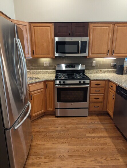 Building Photo - 1255 N Honore St