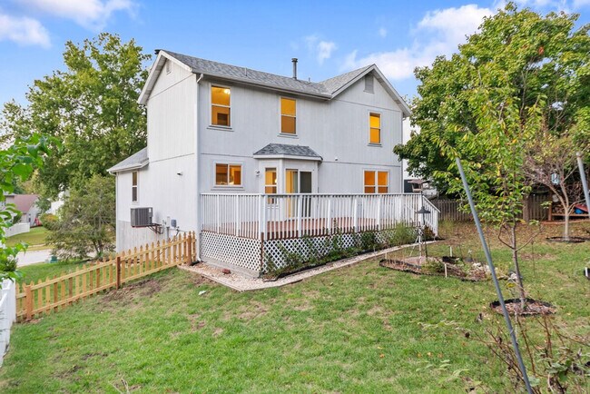 Building Photo - 16401 Baja Ct