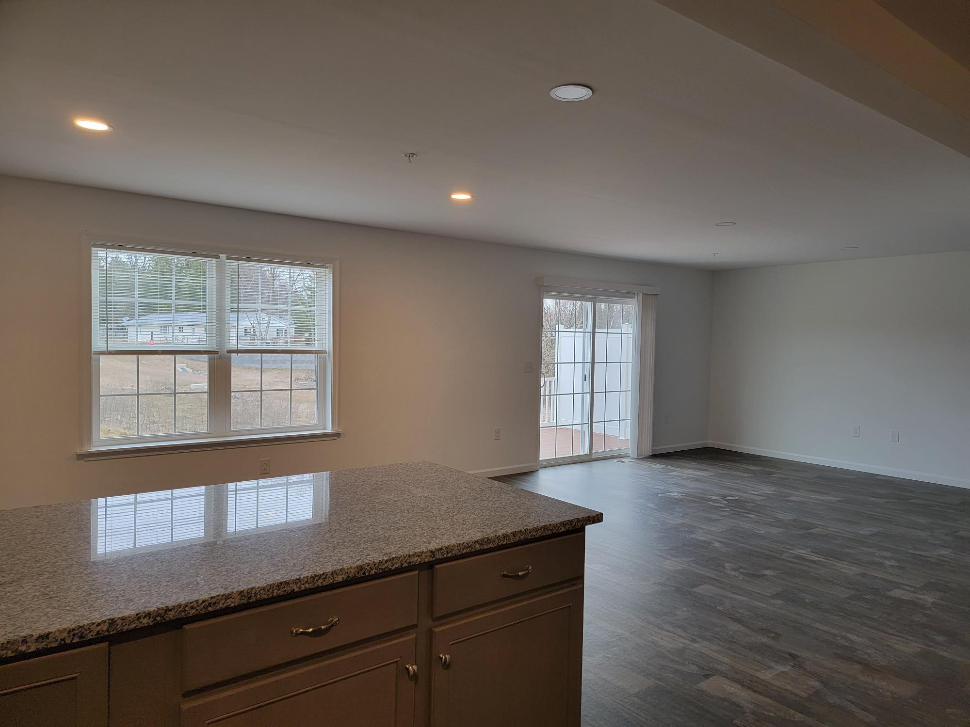 Building Photo - 128 Robert Cir