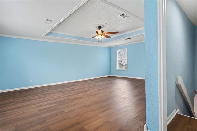 Building Photo - 5421 Buchanan St