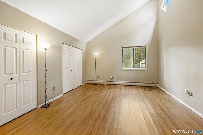 Building Photo - 5 Staunton Ct
