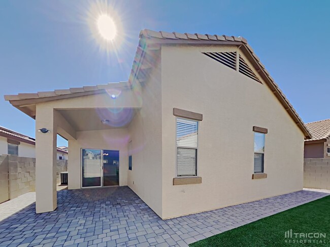 Building Photo - 17220 W Lundberg St