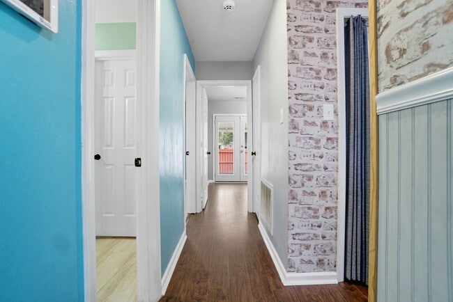 Building Photo - 5106 Radcliff Cir
