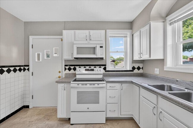 Building Photo - Bagels for Nagel