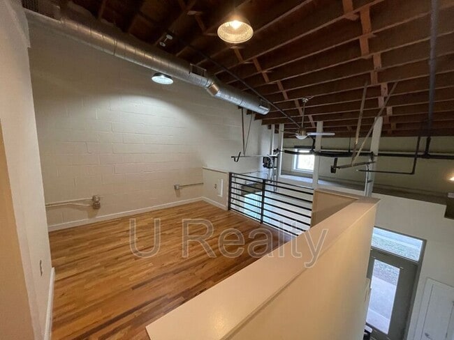 Building Photo - 800 Academy St