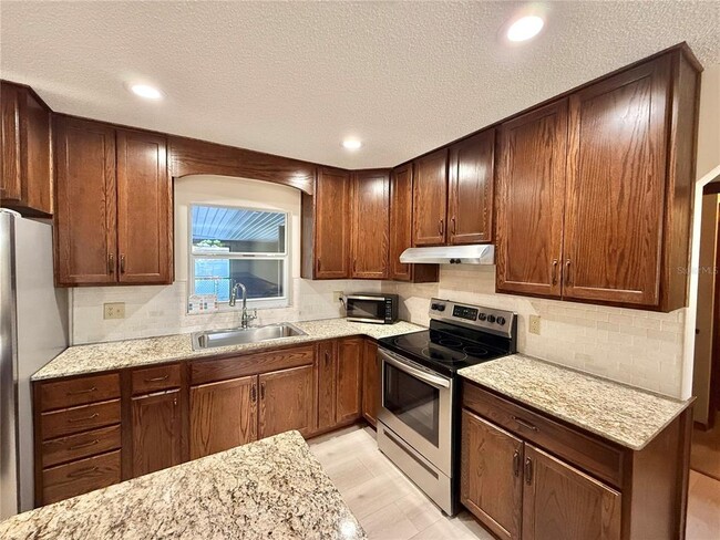 Building Photo - 2503 Woodhaven Ct