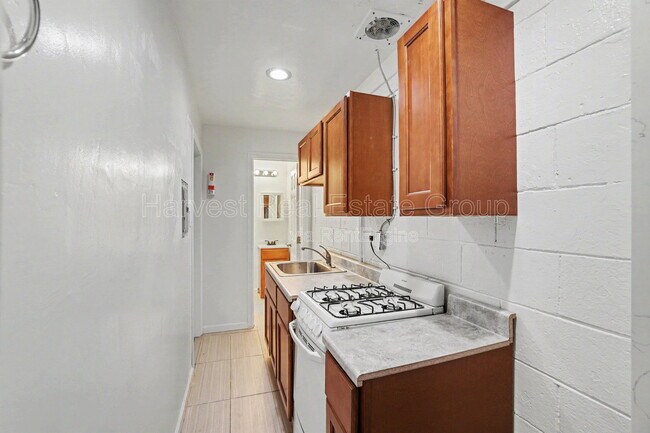 Building Photo - 1247 23rd St