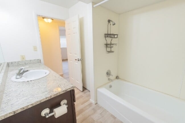 Building Photo - 445 E 800 N St