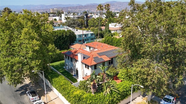 Building Photo - 11159 La Maida St