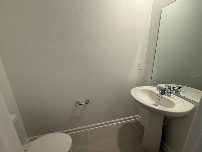 Building Photo - 5427 Meadow Walk Dr