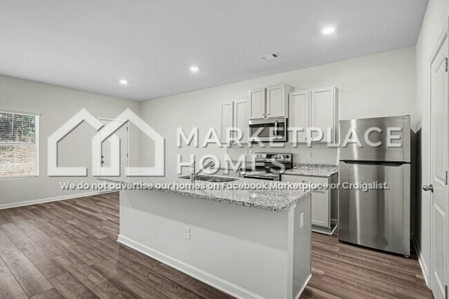 Building Photo - 461 Oakwood Dr NW