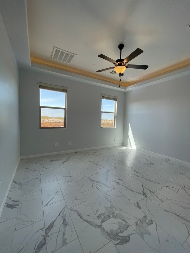 Building Photo - **Move in special $600.00 off first months...