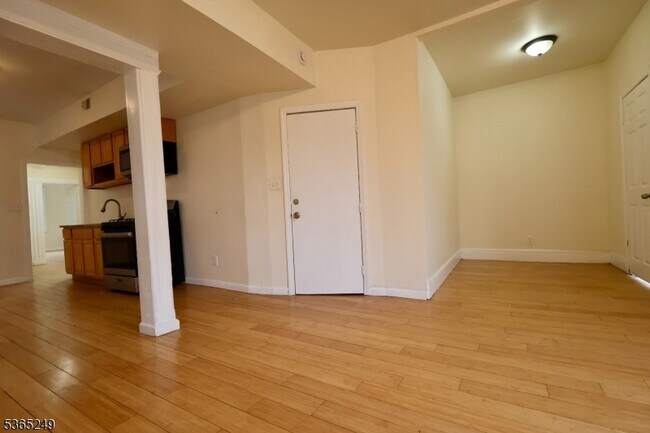 Building Photo - 16 N 5th St