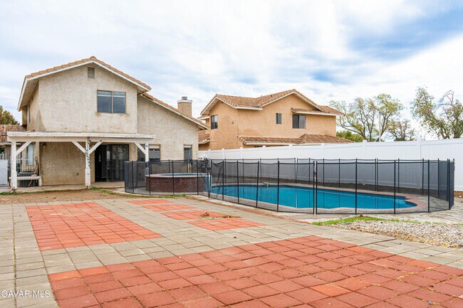 Building Photo - 45809 Evelyn Ct