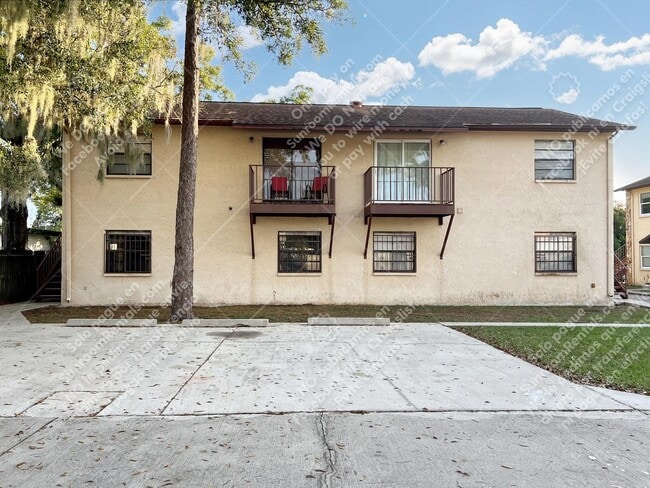 Building Photo - 3906 E Bird St B