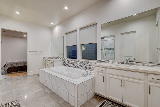 Building Photo - 2560 Bridle Oaks Ct