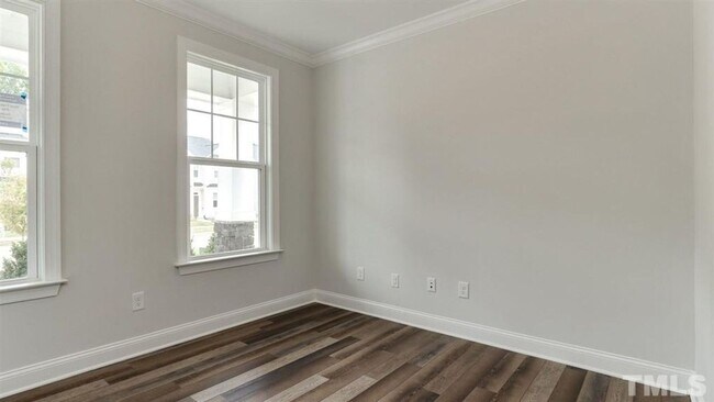 Building Photo - Stunning 5 Bedroom Home in Desirable Channing Woods