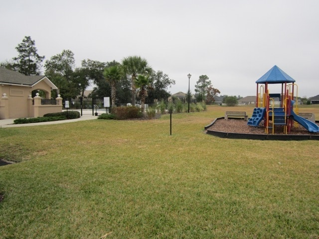 Building Photo - Fenced four bedroom in Lake Asbury
