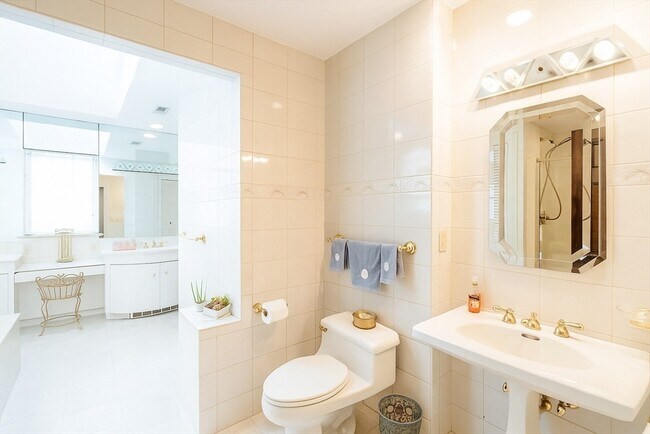 Building Photo - 177 Springfield St