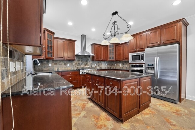 Building Photo - 2718 Old Course Road