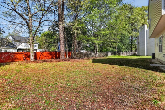 Building Photo - 713 Emerald Ct