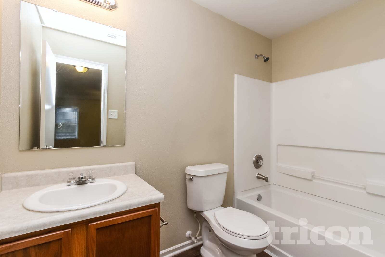 Building Photo - 1615 Blue Grass Pkwy