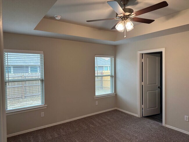 Building Photo - Navasota - NEW BUILD -3 bedrooms / 2 bath / 2 car garage with fenced in yard.