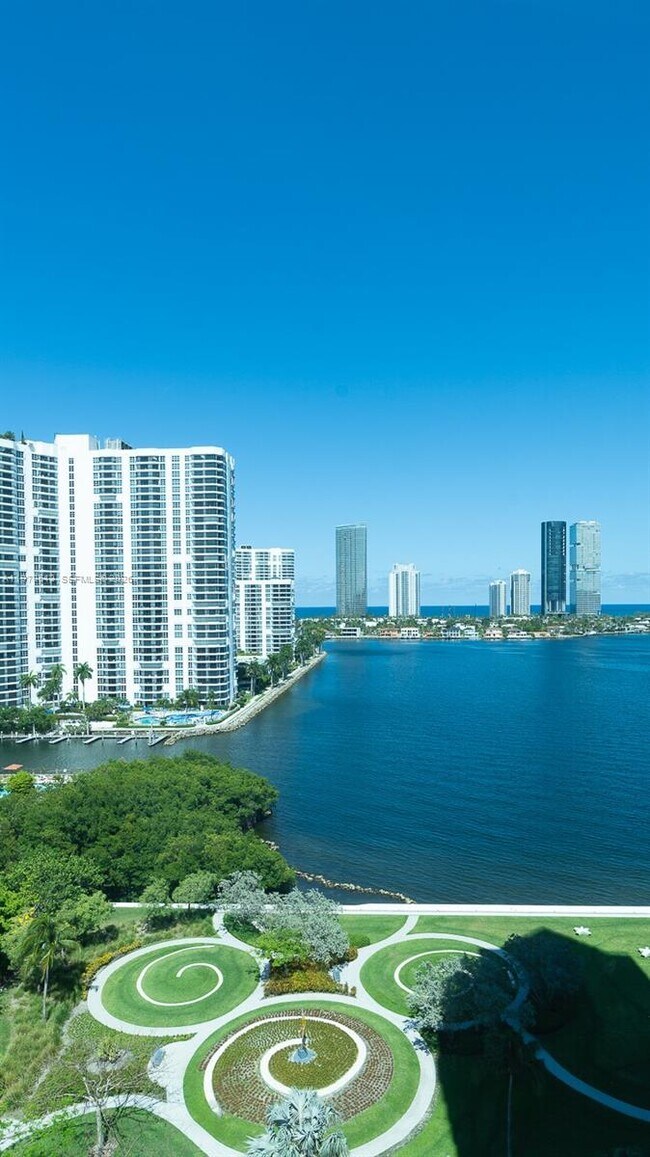 Building Photo - 3370 Hidden Bay Dr