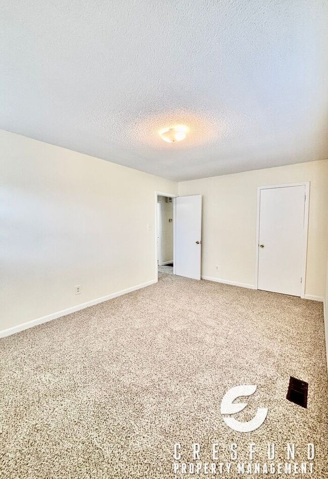 Building Photo - *CHRITMAS SPECIAL LEASE SIGNED BY 12/31/25 GET A MONTH FREE* 3 BEDROOM AVAILABLE NOW - Minutes Fr...