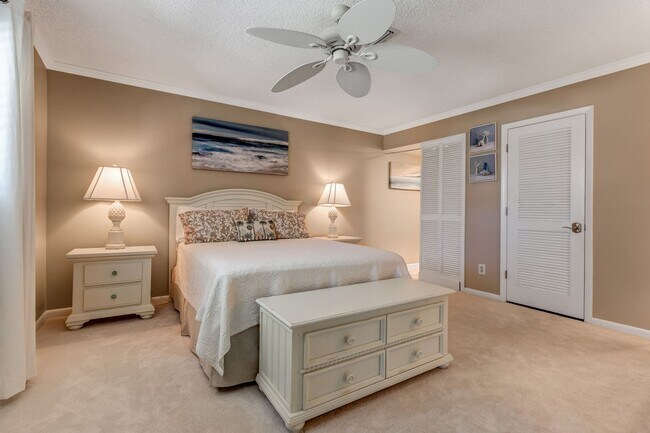 Building Photo - ** PARK SHORE ** 2 BED / 2 BATH - CONDO - ...