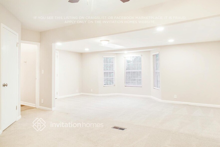 Building Photo - 1804 Glenhaven Cir