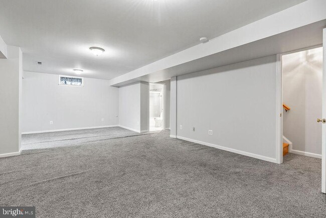 Building Photo - 9871 Upper Mill Loop