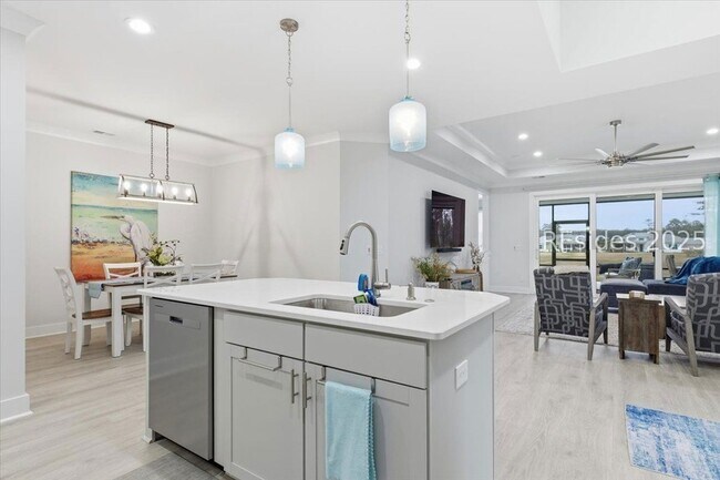 Building Photo - 119 Blue Starfish Ln