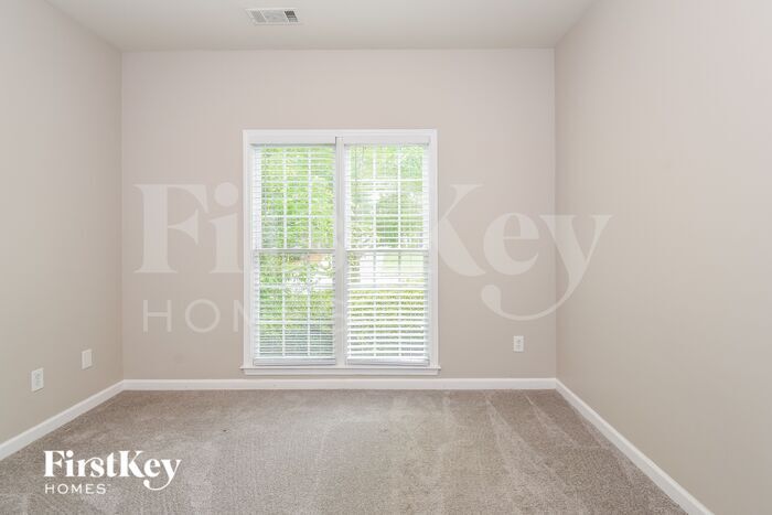 Building Photo - 127 Chickory Ln