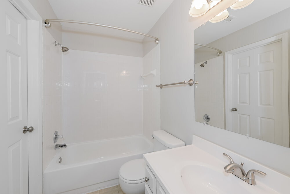 Building Photo - 102 Summerwood Ct