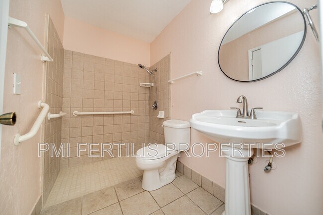 Building Photo - 1506 Webster St