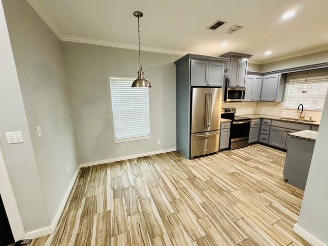 Building Photo - 2262 Hughey Dr