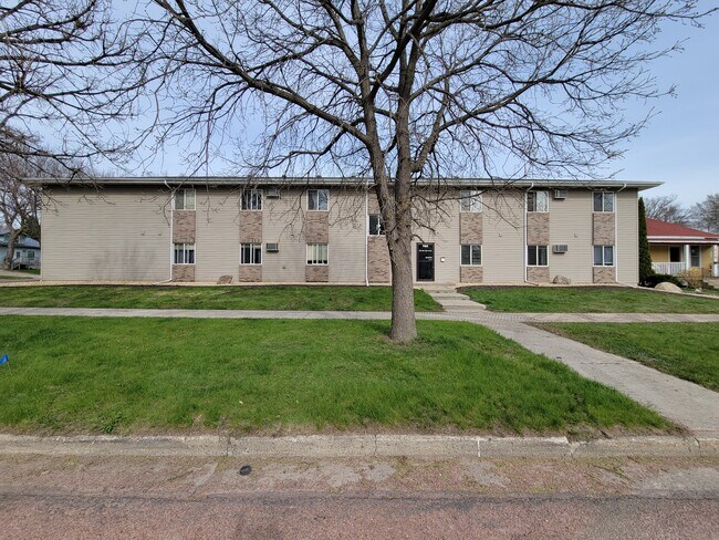 Building Photo - 720 8th Ave