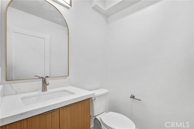 Building Photo - 18221 Chatsworth St