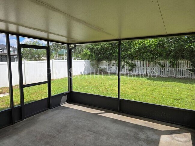 Building Photo - Stone Creek